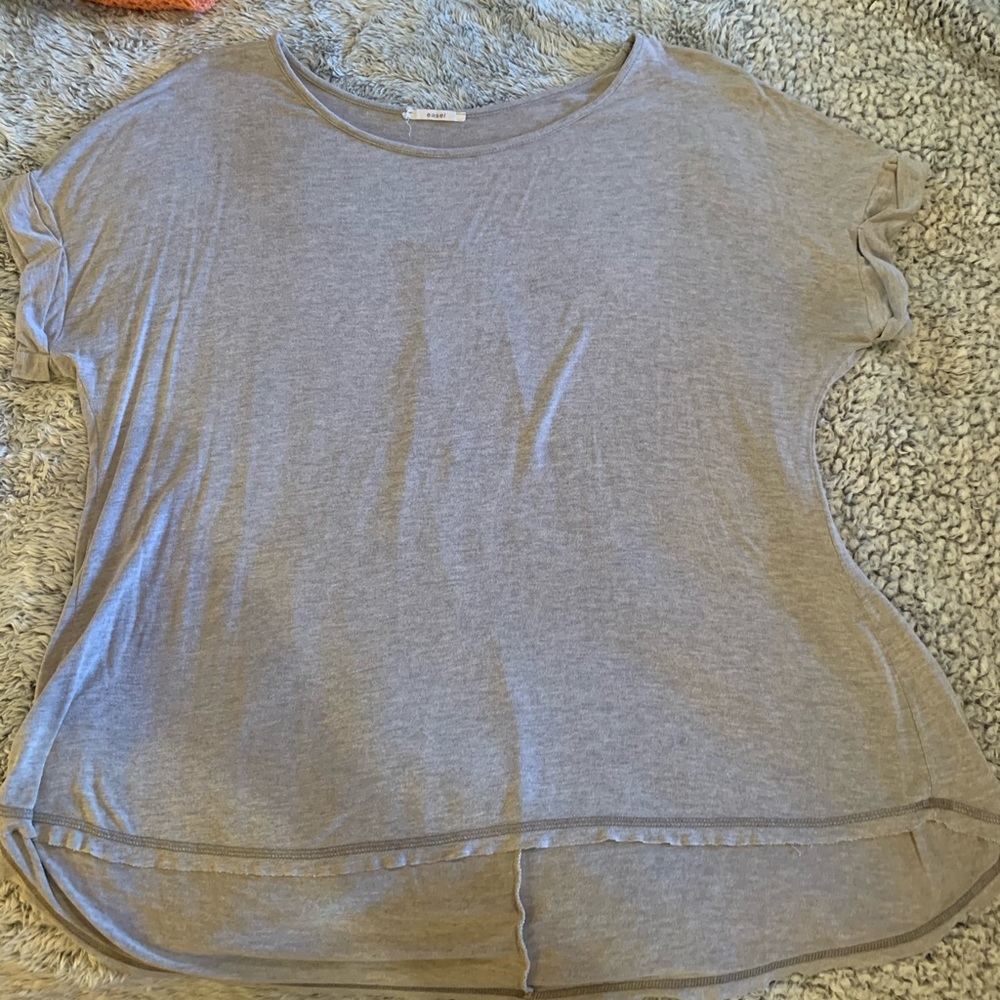 Easel Top. Size medium. EUC